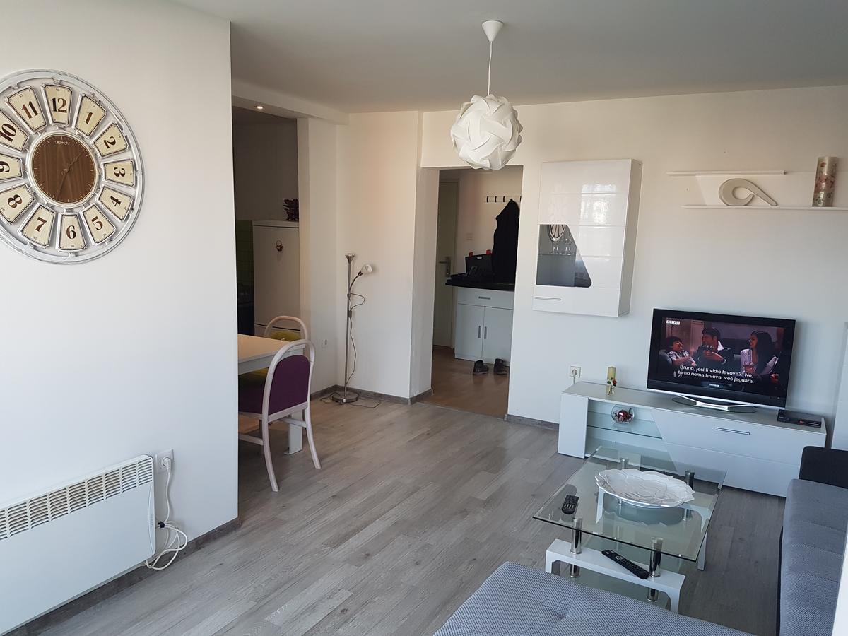 Apartman Vuk - Stan Na Dan Banja Luka Exterior photo